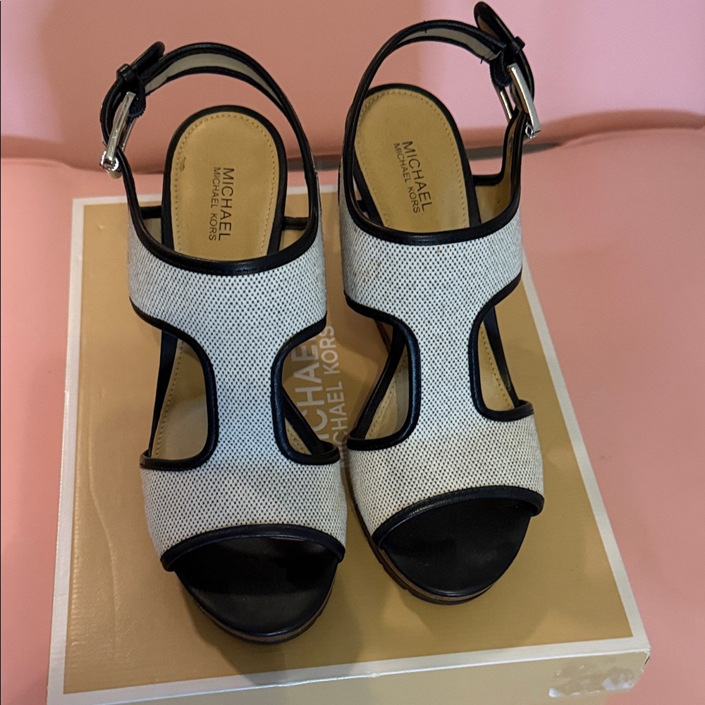 NWT Michael Kors Gillian Black and Cream Canvas Wedges - Picture 2 of 10